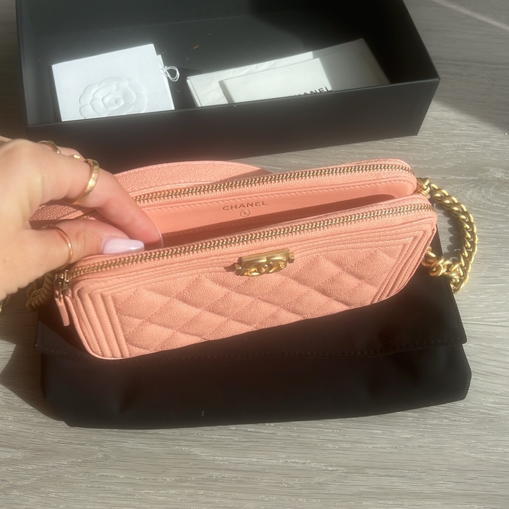 Chanel wallet on a chain - Picture 7 of 9
